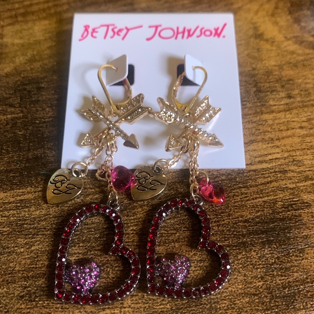 Women’s Accessories Package: Earrings, Headband, Facial Masks & Bag Scarves - Picture 5 of 7